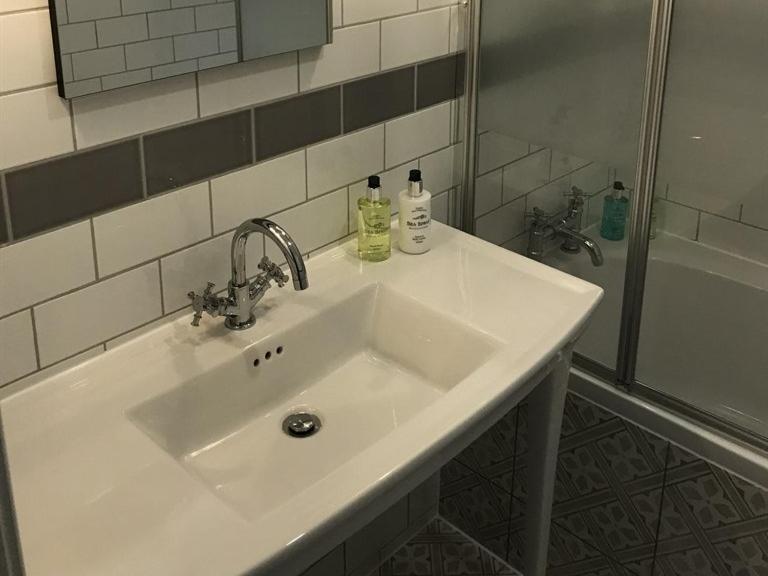 No.16 Hotel Seaham Exterior photo Bathroom in a hotel