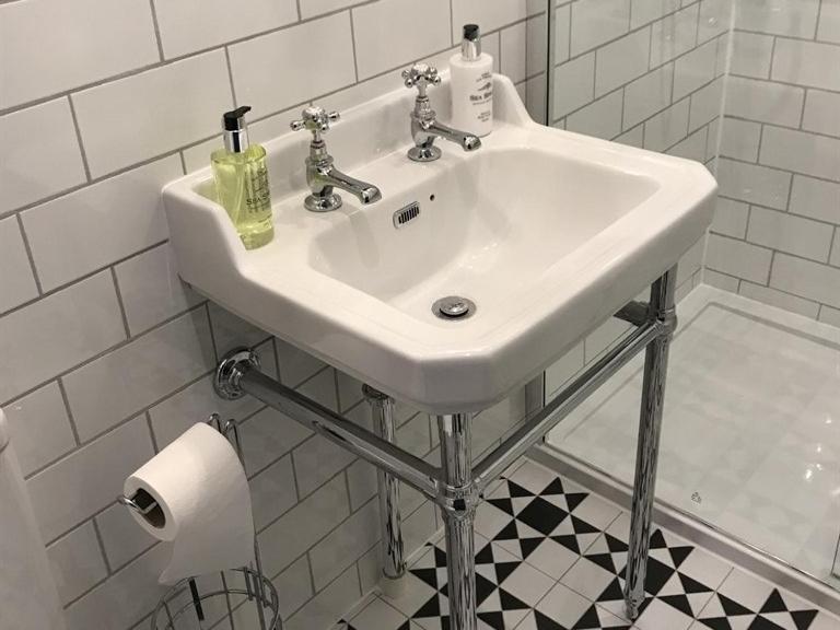 No.16 Hotel Seaham Room photo A modern washbasin