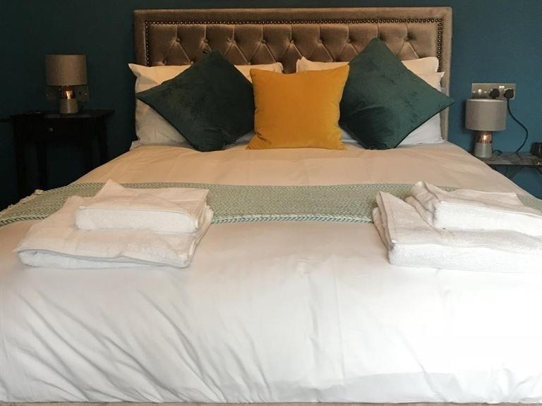 No.16 Hotel Seaham Room photo A bed with a headboard
